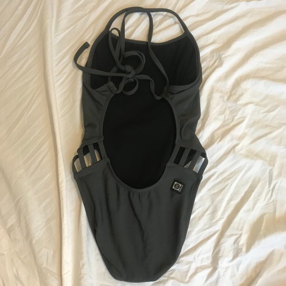 Jolyn Gavin Tie Back Onsie - Picture 2 of 4